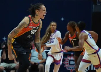 Brittney Griner crucifie son ancienne équipe au buzzer !