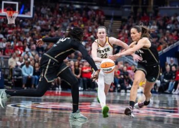 Caitlin Clark et Kelsey Mitchell font exploser la défense du Liberty