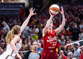 Caitlin Clark et Kelsey Mitchell font exploser le Sun