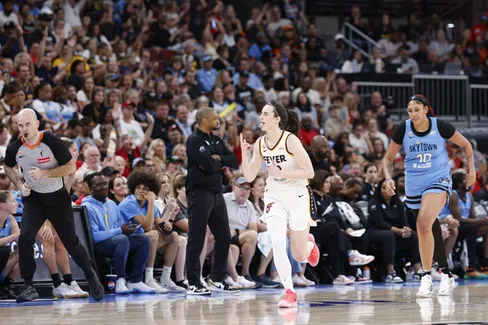Caitlin Clark et Kelsey Mitchell irrésistibles à Chicago