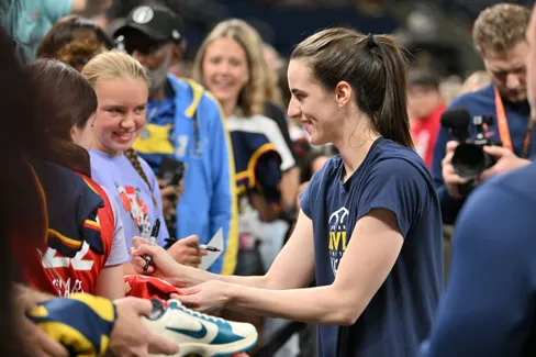 Caitlin Clark fait encore tomber un record d’audience en WNBA