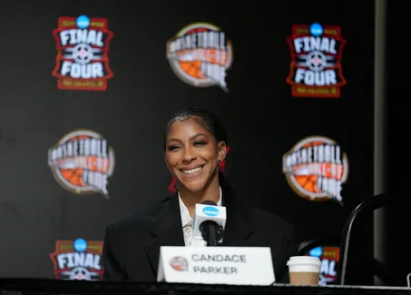 Candace Parker fière d’entrer au Hall of Fame avec son idole