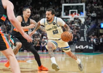 Cole Anthony rejoint Joe Ingles à Melbourne