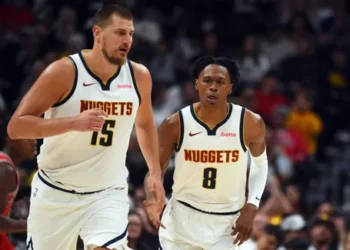 Content pour Peyton Watson, Nikola Jokic reste triste de le voir partir