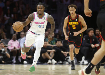 Davion Mitchell raconte son été avec Giannis Antetokounmpo