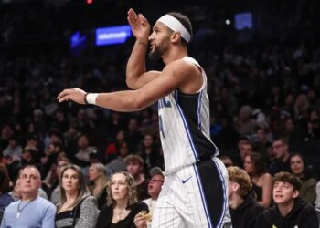 Jalen Suggs déjà à fond derrière Sean Sweeney