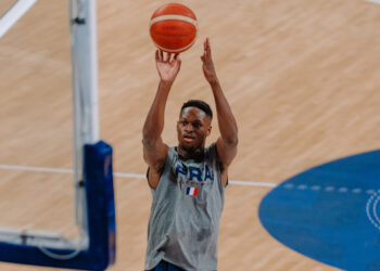 Joël Ayayi remplace Elie Okobo chez les Bleus