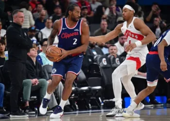Kawhi Leonard s’attend toujours à jouer à Toronto