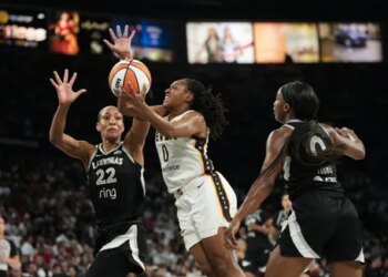 Kelsey Mitchell fonce vers le record de points d’A’ja Wilson