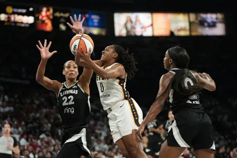 Kelsey Mitchell fonce vers le record de points d’A’ja Wilson