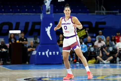Kelsey Plum marque les esprits pour sa première avec le Mercury