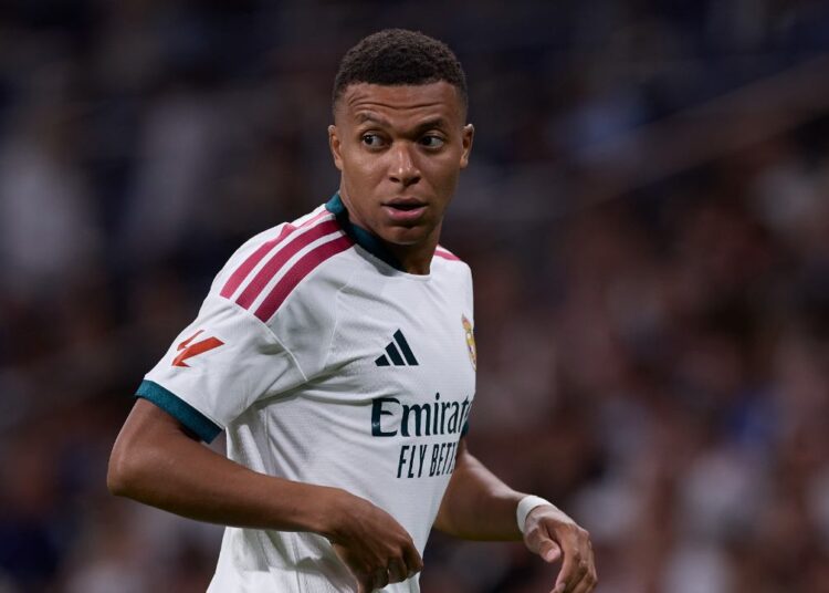 Kylian Mbappé, un triplé et un message choc