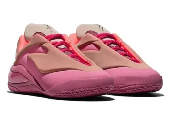 La SHAI 001 « Lace Up OX » prête à être lacée
