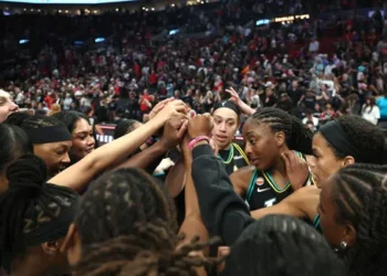 Les Sparks s’imposent de justesse à Portland