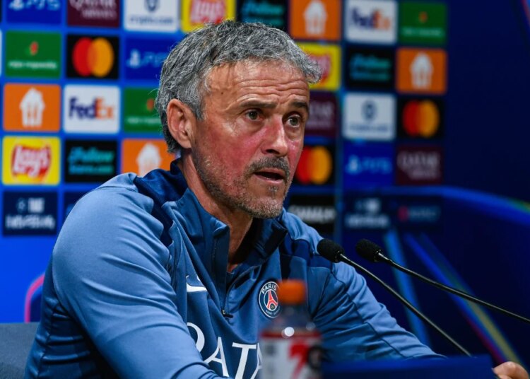 Luis Enrique tape déjà du poing sur la table