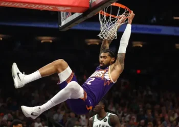 Nick Richards s’entraîne avec le Heat, qui garde un œil sur Klay Thompson