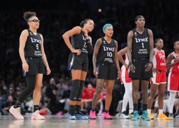 Olivia Miles et Napheesa Collier gâchent l’anniversaire d’A’ja Wilson