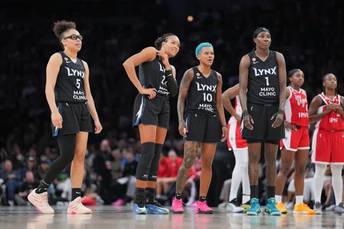 Olivia Miles et Napheesa Collier gâchent l’anniversaire d’A’ja Wilson