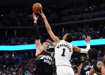 Pour Vincent Collet, Victor Wembanyama et Nikola Jokic sont les références mondiales