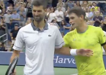 US Open > Andy Roddick sur la poignée de main entre Djokovic et Navonne : "Nous avons tous connu des moments où l’on nous voit sous notre pire jour, mais j'ai trouvé Novak très classe dans la défaite"