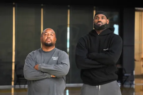 Un proche de LeBron James intègre le « front office » des Sixers