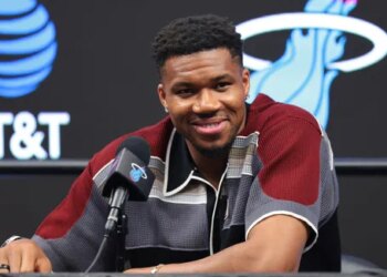 Un vrai cadeau de Noël pour Giannis Antetokounmpo
