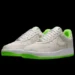 Une touche « Electric Green » sur la Kobe Air Force 1 Low