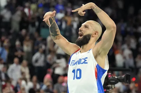 « Victor Wembanyama est loin d’être encore le produit fini qu’est Nikola Jokic »