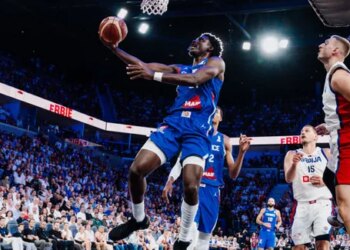 au buzzer, Jaylen Hoard sauve les Bleus !