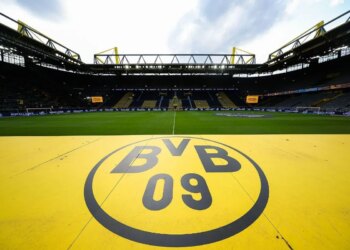 Mercato : un Algérien annonce son départ surprise du Borussia Dortmund !