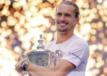 ATP, US Open > "Alexander Zverev fait désormais partie des légendes du jeu. Après Agassi, Djokovic et Murray, il est le seul joueur à avoir réalisé un tel exploit", assure Benoît Maylin
