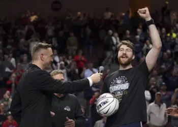 Aux Wolves, la dernière place se joue entre KJ Martin et Drew Timme