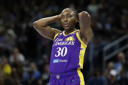 Avant de partir, Nneka Ogwumike rejoint le club des 8 000 points