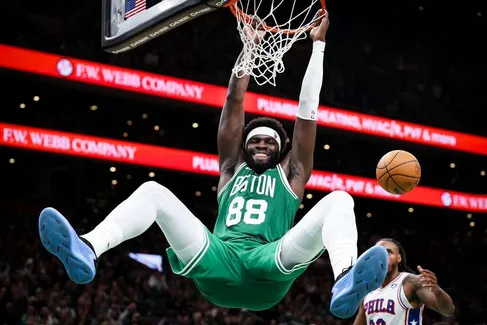 Avec Mitchell Robinson, Neemias Queta accueille la concurrence sans trembler