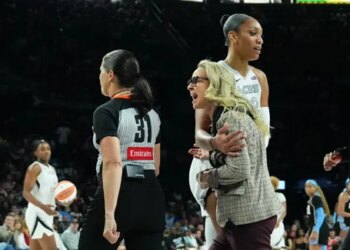 Becky Hammon dénonce un « deux poids, deux mesures » autour d’A’ja Wilson