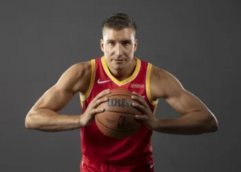 Bogdan Bogdanovic veut apporter le « shooting » qui manquait aux Rockets