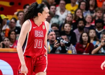 Bousculée par l’Espagne, Team USA retrouve la France en finale