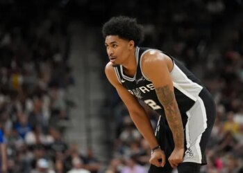 Dylan Harper apporte son soutien à De’Aaron Fox