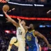 Giannis Antetokounmpo, un simple « running back » ? Draymond Green prend sa défense