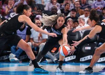 Janelle Salaün, Gabby Williams et Pauline Astier à l’honneur dans les trophées de l’AP