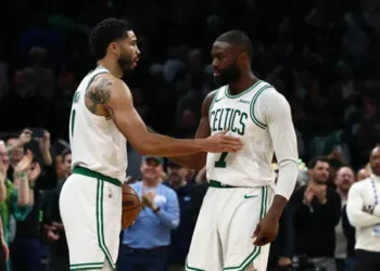 Jayson Tatum balaie les rumeurs sur sa relation avec Jaylen Brown