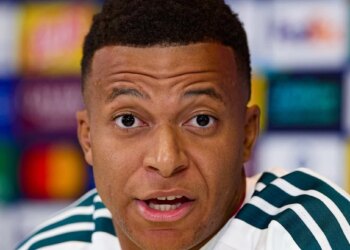 Kylian Mbappé, Jérôme Rothen lui ordonne de se taire