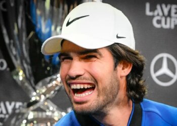 Laver Cup > Carlos Alcaraz se confie sur Roger Federer : « La Laver Cup est spéciale parce que je peux passer beaucoup plus de temps avec Roger, discuter en dehors du terrain et lui poser des questions sur plein de choses. C’est génial et j’adore ces moments »