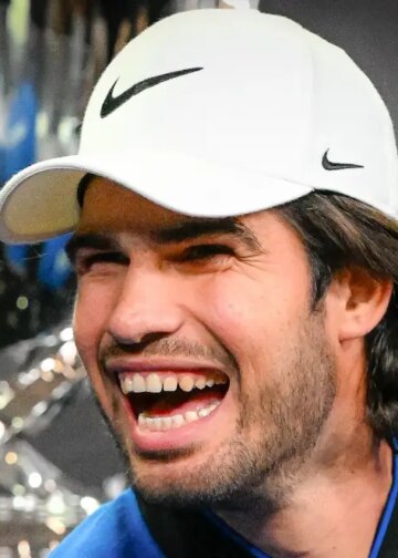 Laver Cup > Carlos Alcaraz se confie sur Roger Federer : « La Laver Cup est spéciale parce que je peux passer beaucoup plus de temps avec Roger, discuter en dehors du terrain et lui poser des questions sur plein de choses. C’est génial et j’adore ces moments »