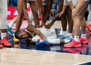 Le Fever perd Tyasha Harris pour tous les playoffs