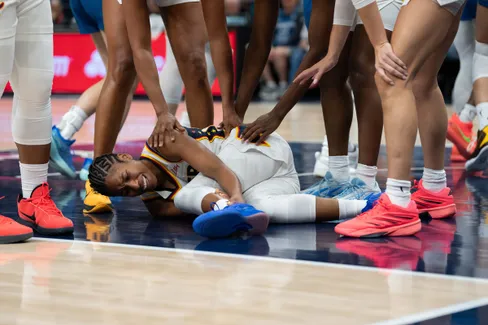 Le Fever perd Tyasha Harris pour tous les playoffs