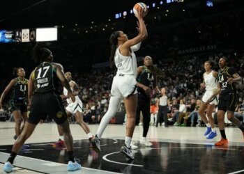 Les Aces dominent les Sparks et restent en course pour la deuxième place