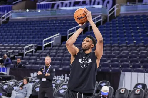Les Knicks cherchent toujours un troisième pivot
