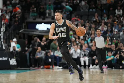 Photo: newsinfosport.com New York Knicks Sign John Konchar and Try Out Drew Eubanks