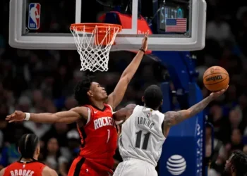 Les Rockets misent 208 millions de dollars sur Amen Thompson